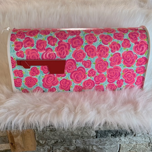 Hand Painted Floral Flowers Mailbox - Picture 1 of 7